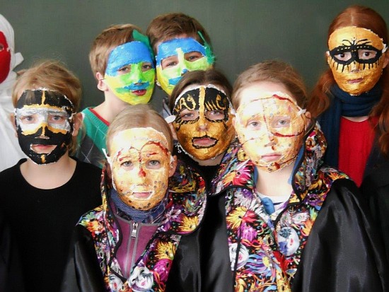 Masken von Venedig an der HOHENAU-Schule