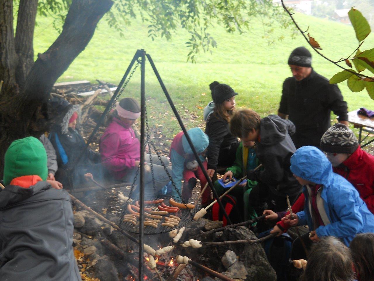 Abenteuer Bergwald - Klasse 4b der HOHENAU-Schule unterwegs