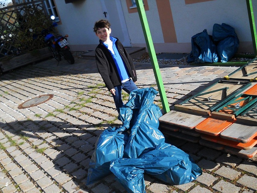Aktion saubere Landschaft - Müllsammeln an HOHENAU-Schule