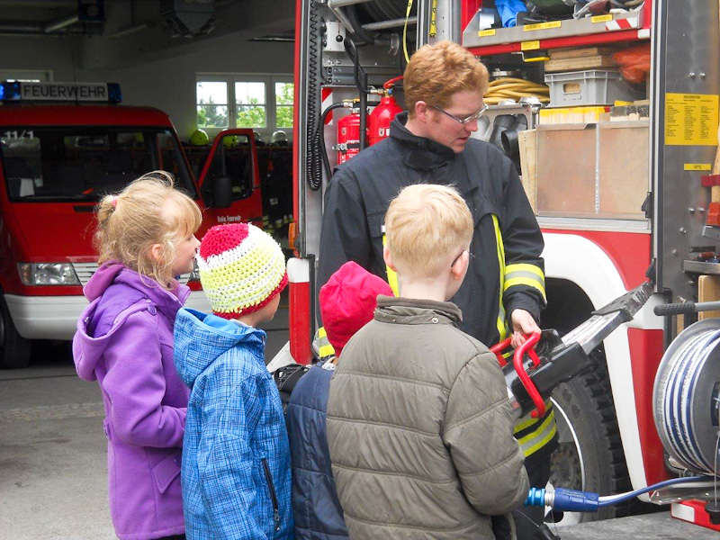 HOHENAU-Schule besucht die Feuerwehr