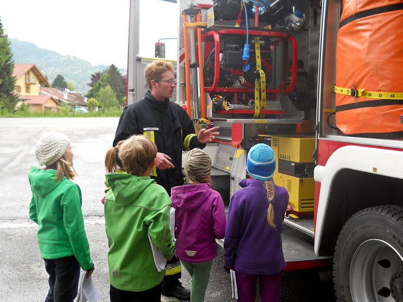 HOHENAU-Schule besucht die Feuerwehr