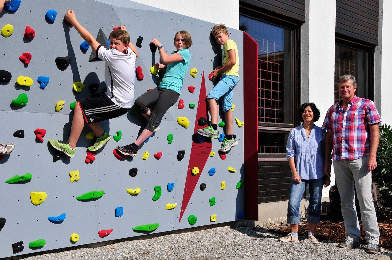 Die neue Boulderwand der HOHENAU-Schule