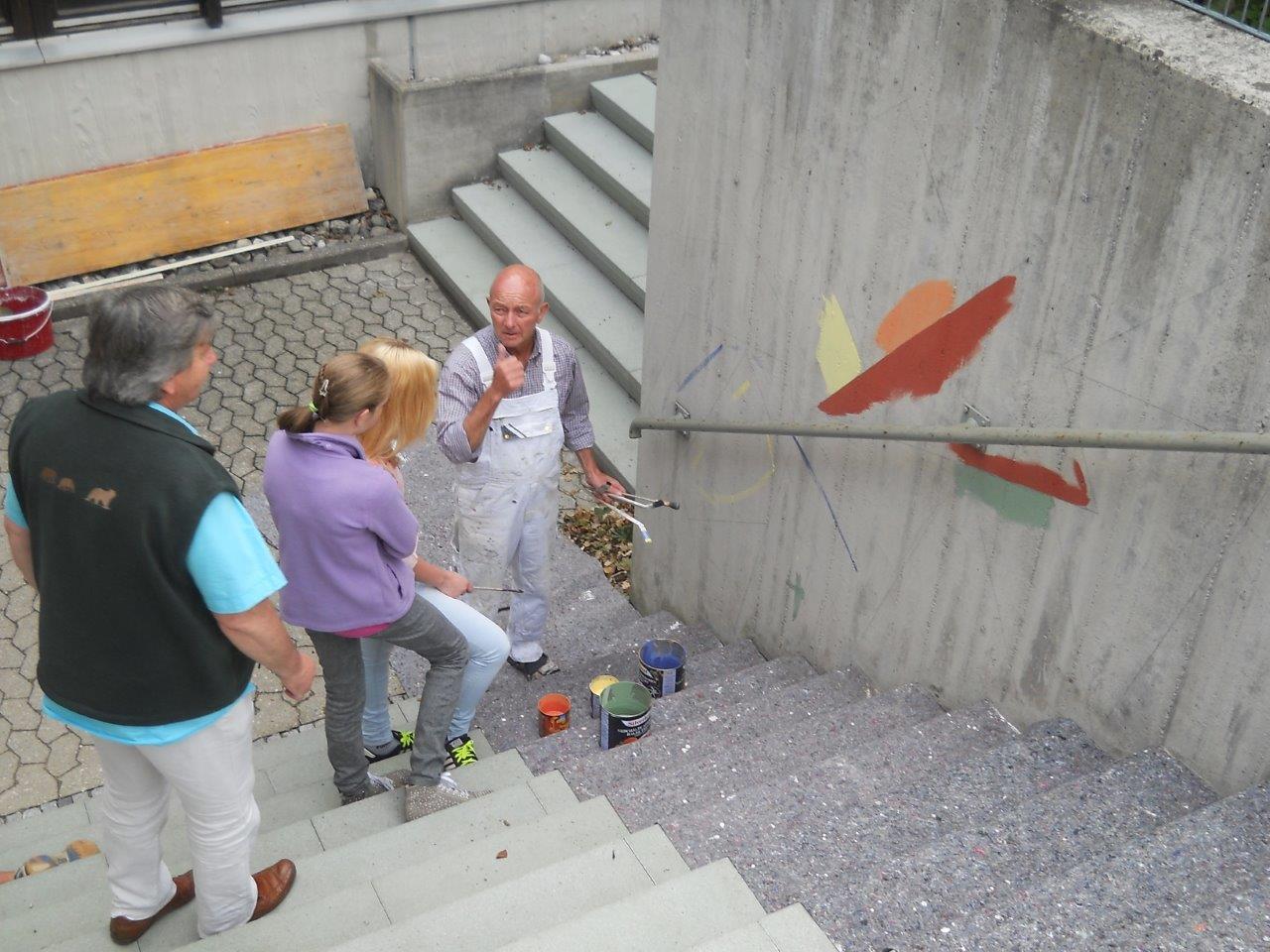 Projektarbeit Malerarbeiten am Pausenhof der HOHENAU-Schule