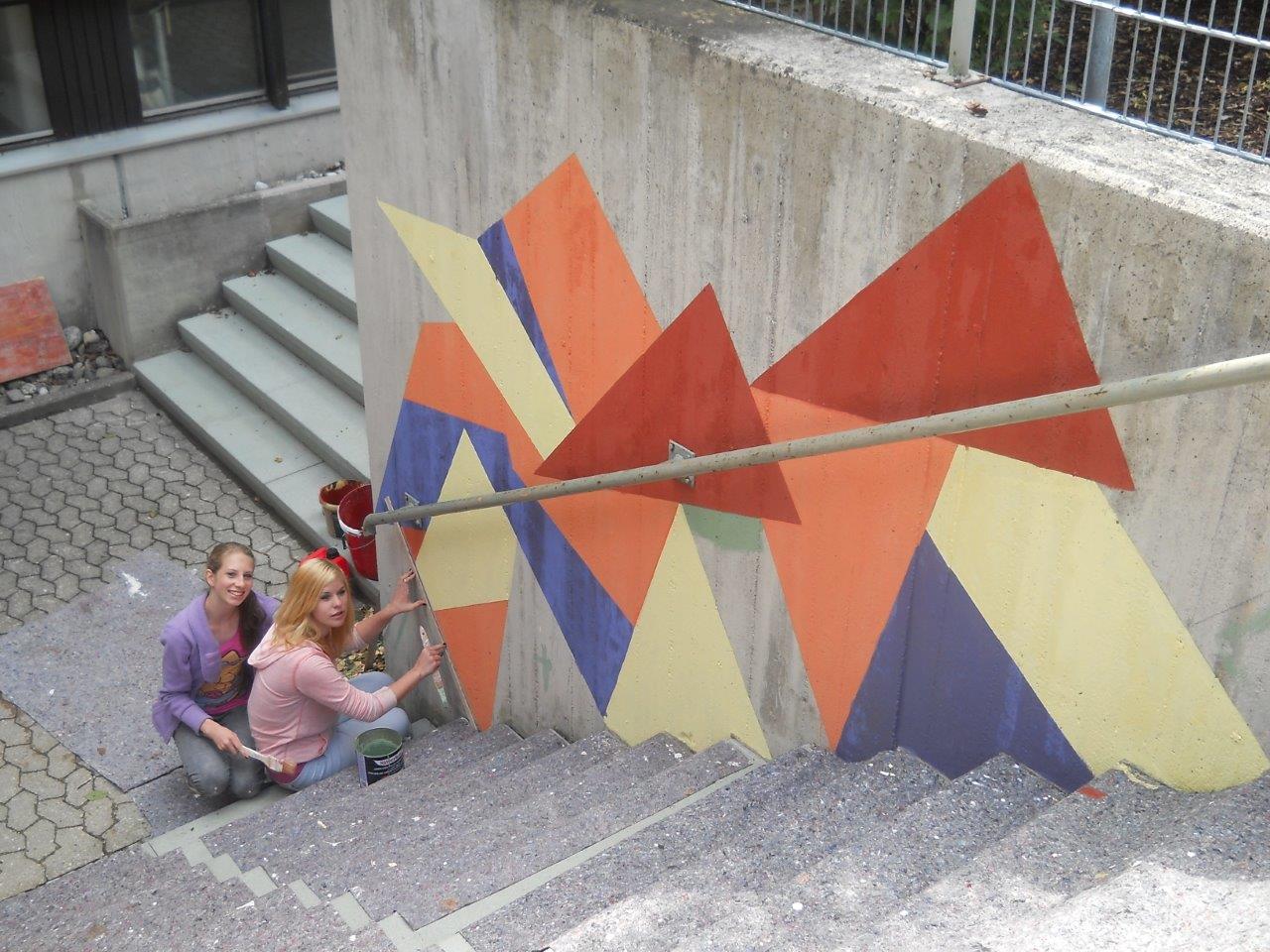 Projektarbeit Malerarbeiten am Pausenhof der HOHENAU-Schule