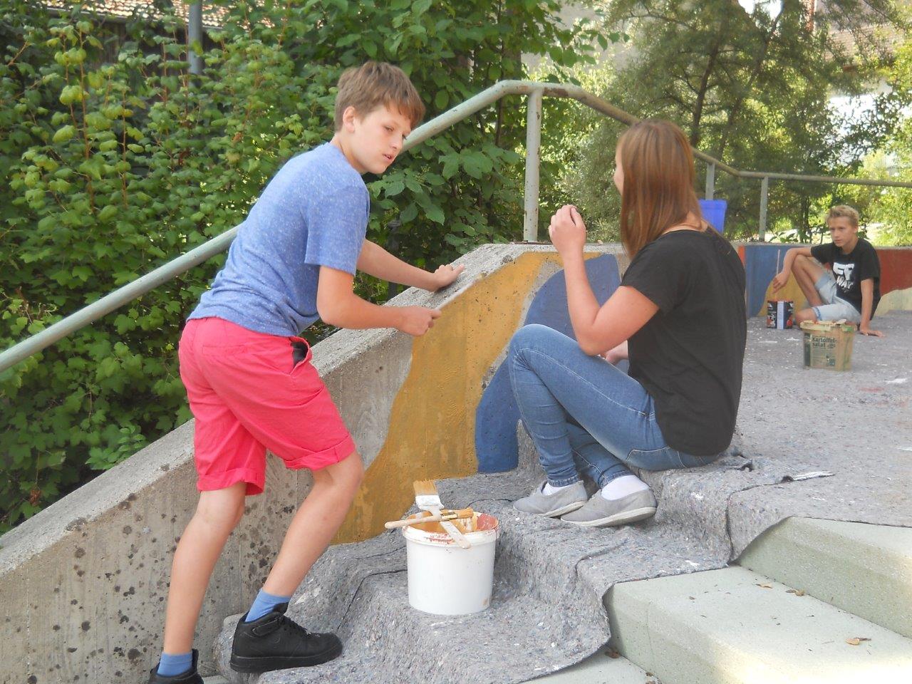 Projektarbeit Malerarbeiten am Pausenhof der HOHENAU-Schule